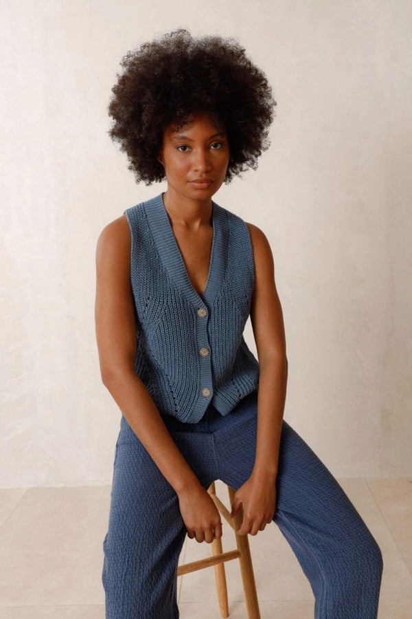 Indi & Cold | Ribbed Knitted Vest In Blue